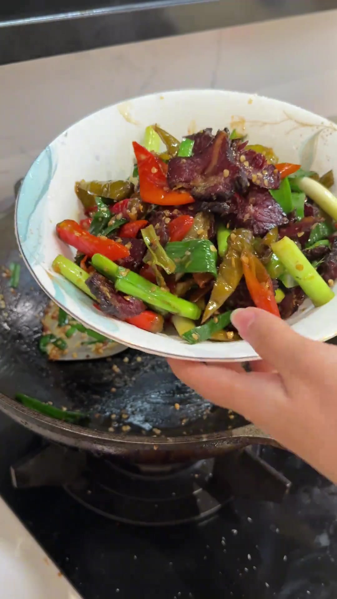 做菜教程苹果版视频(苹果做饭的游戏有哪些)-第2张图片-有道翻译官网